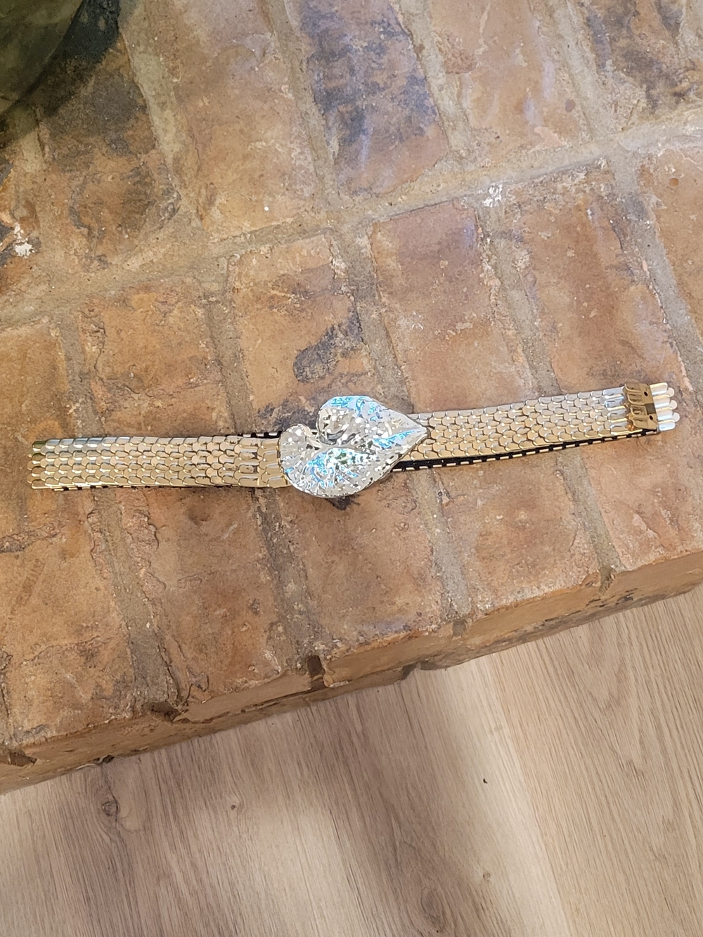 Vintage Gold-Tone Women's Leaf Accent Stretch Belt